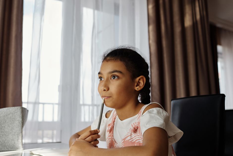 Anak Susah Fokus Belajar di Rumah? Ini Trik ala Bintang Junior yang Bisa Ditiru Orang Tua