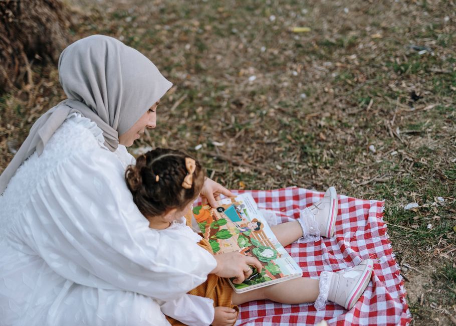 Anak Tetangga Sudah Lancar Baca, Si Kecil Belum? Begini Bintang Junior Memandang Kecepatan Belajar Tiap Anak