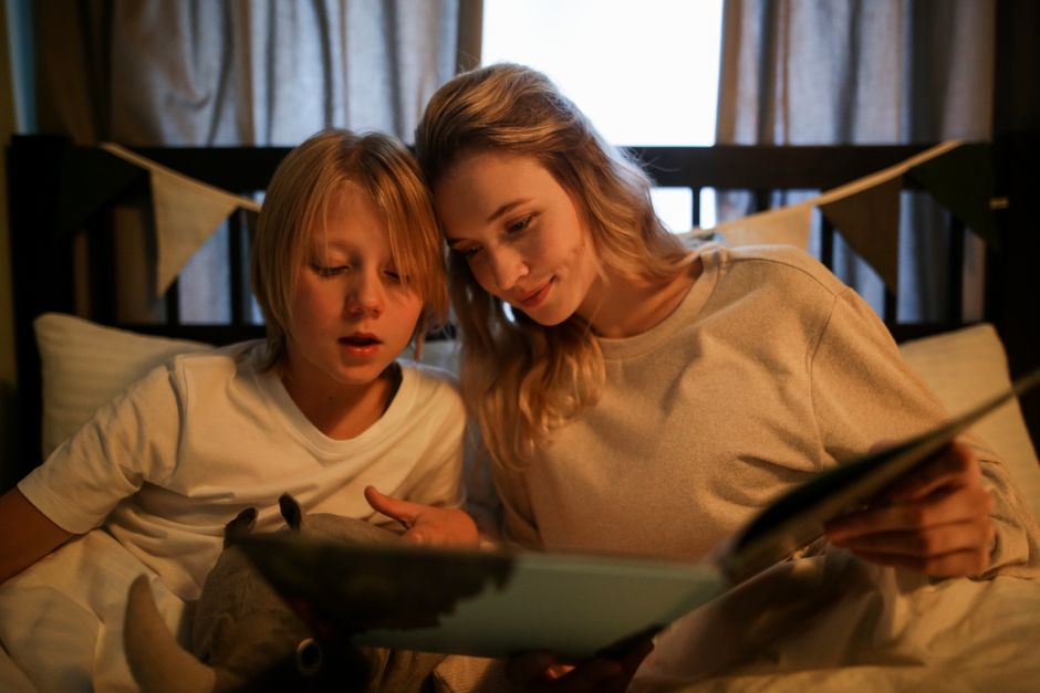 Ritual Membaca Sebelum Tidur: Cara Sederhana Menumbuhkan Cinta Buku pada Anak Sejak Dini