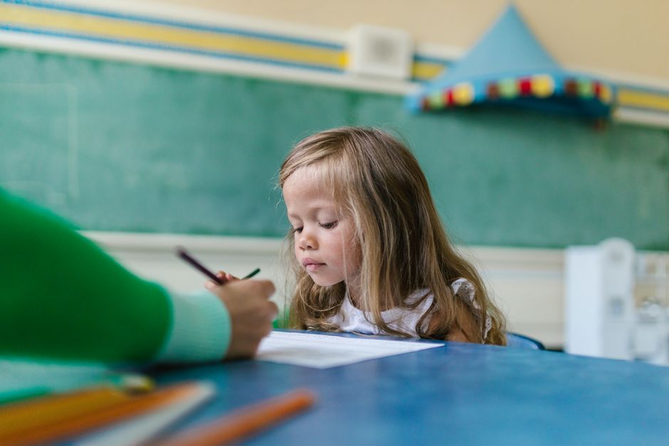 Usia Berapa Anak Siap Belajar Calistung? Ini Panduan dari Bintang Junior